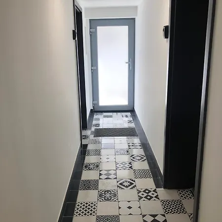 Sainte Cécile 9 - Pop Entre Sol Appartement